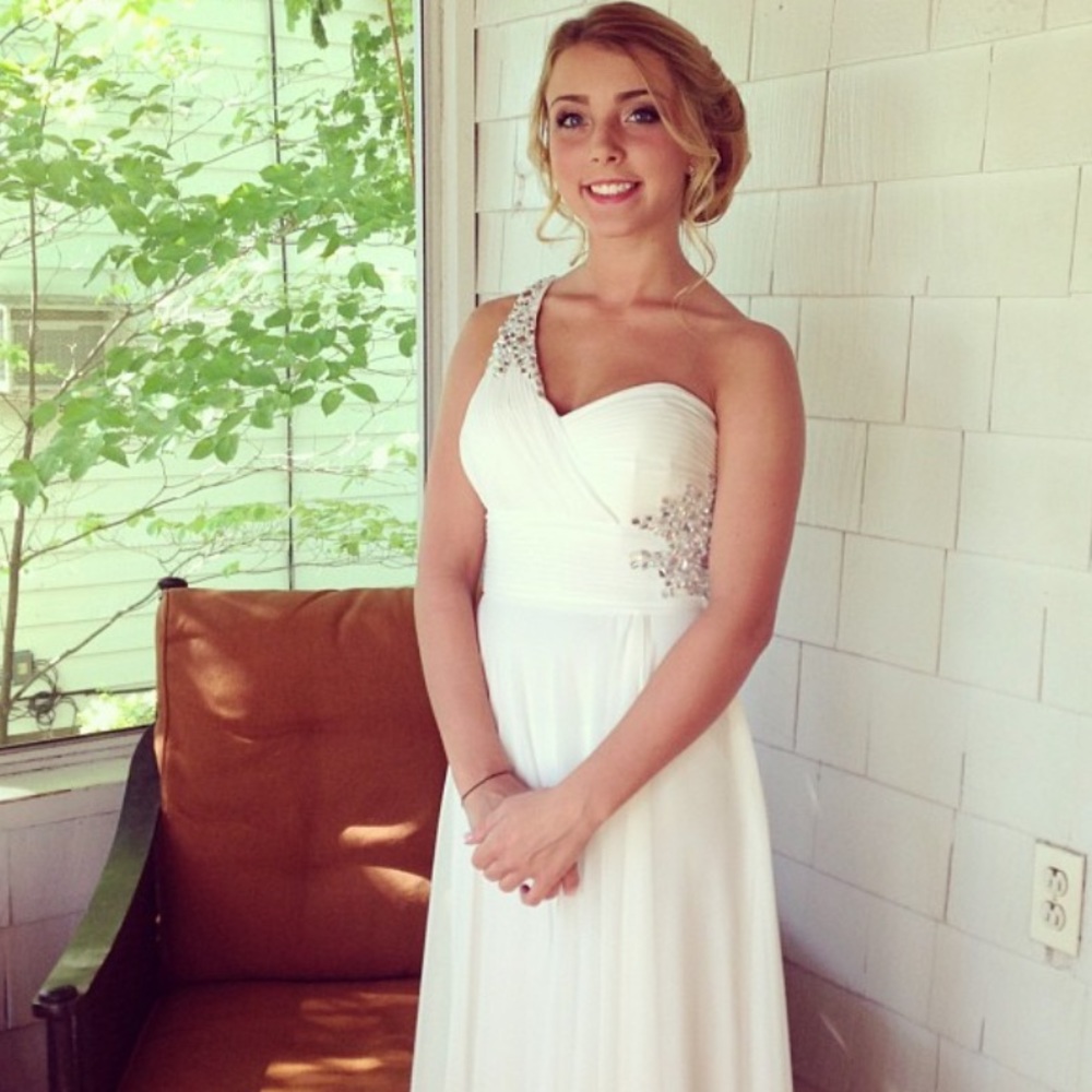 White glam prom dress!